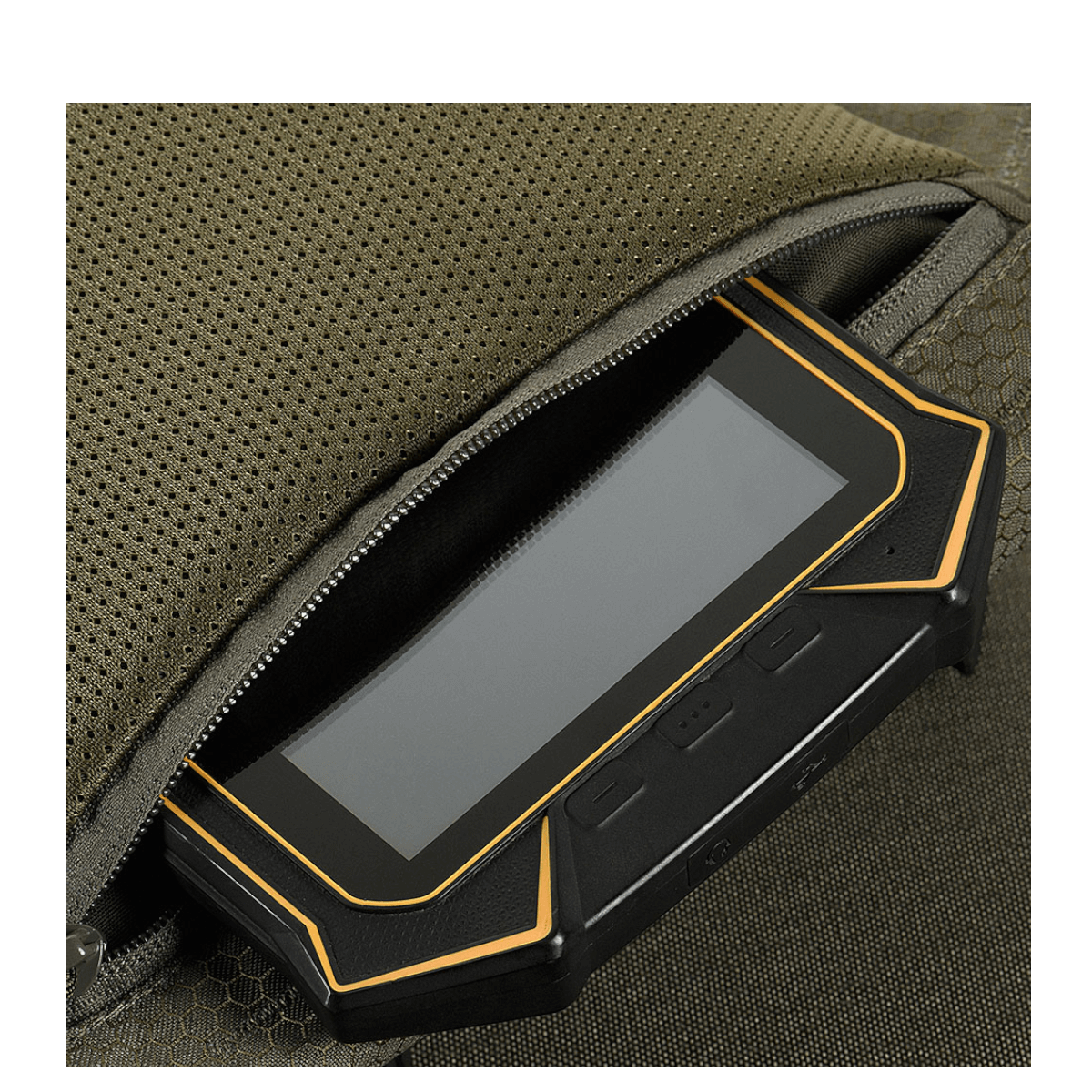 M-Tac Konvert Taske Elite syvällä tablet-taskulla, valmistettu Cordura-materiaalista ja säädettävällä olkahihnalla.