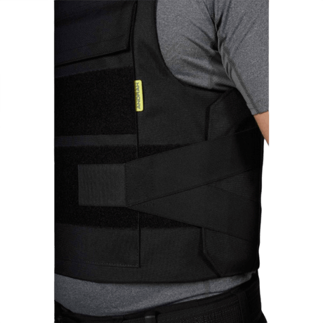 Anorak Duty I Cover suunniteltu ergonomisilla ominaisuuksilla, ihanteellinen poliiseille ja turvallisuushenkilöstölle. CORDURA®- ja Coolmax®-materiaalit.