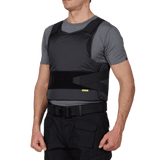 Anorak Rhodium® Concealable II tarjoaa korkean diskreettiuden ja suojan ampuma- ja pistovälineitä vastaan, musta muotoilu