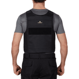 Anorak Rhodium® Duty I pistos- ja luotisuojaliivi takaa kuvattuna, näyttää liivin turvallisesti kiinnitetyn soft armor -paneelin ja kestävän rakenteen