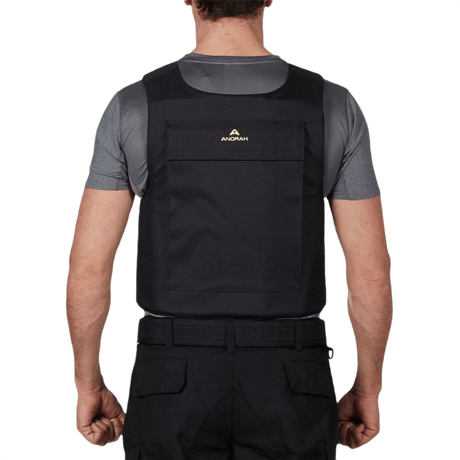 Takakuva Anorak Rhodium® Duty IV pistos- ja luodinsuojaliivistä, pehmeä suojarakenteinen maksimaaliseen suojaan sotilastandardin mukaisesti.