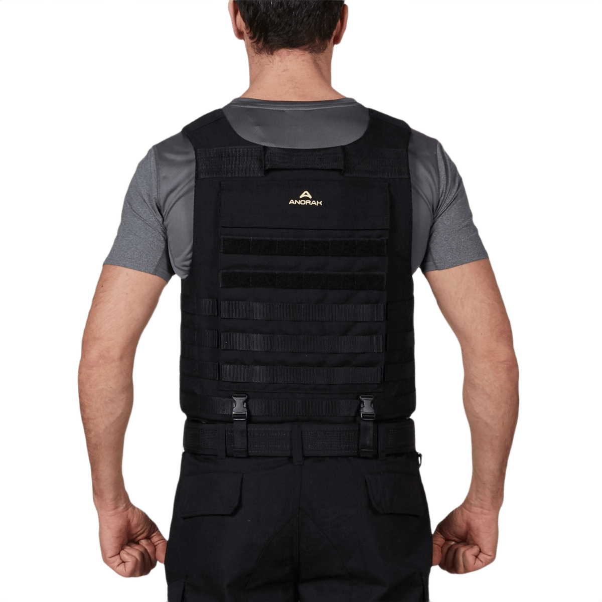 Anorak Rhodium® Tactical I pistos- ja luodinsuojaliivi takaa nähtynä, osoittaa kestävän rakenteen ja suojan, vastaa NIJ 0101.06 -standardeja.