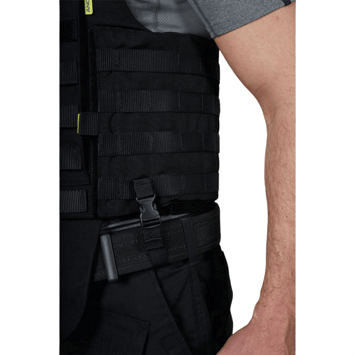 Anorak Rhodium® Tactical I pistos- ja luodinsuojaliivi, NIJ Level IIIA -suojaus, musta malli, tiukka istuvuus, sivulta nähtynä.