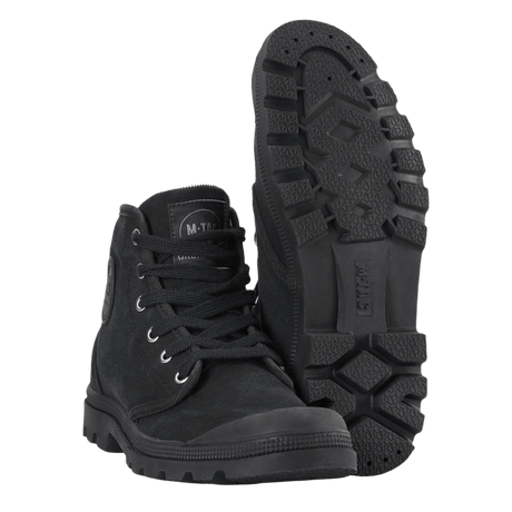 M-Tac Sneakers käytännölliset ja mukavat kengät, 6 metallista nauharenkasta ja kestävä takaosa.