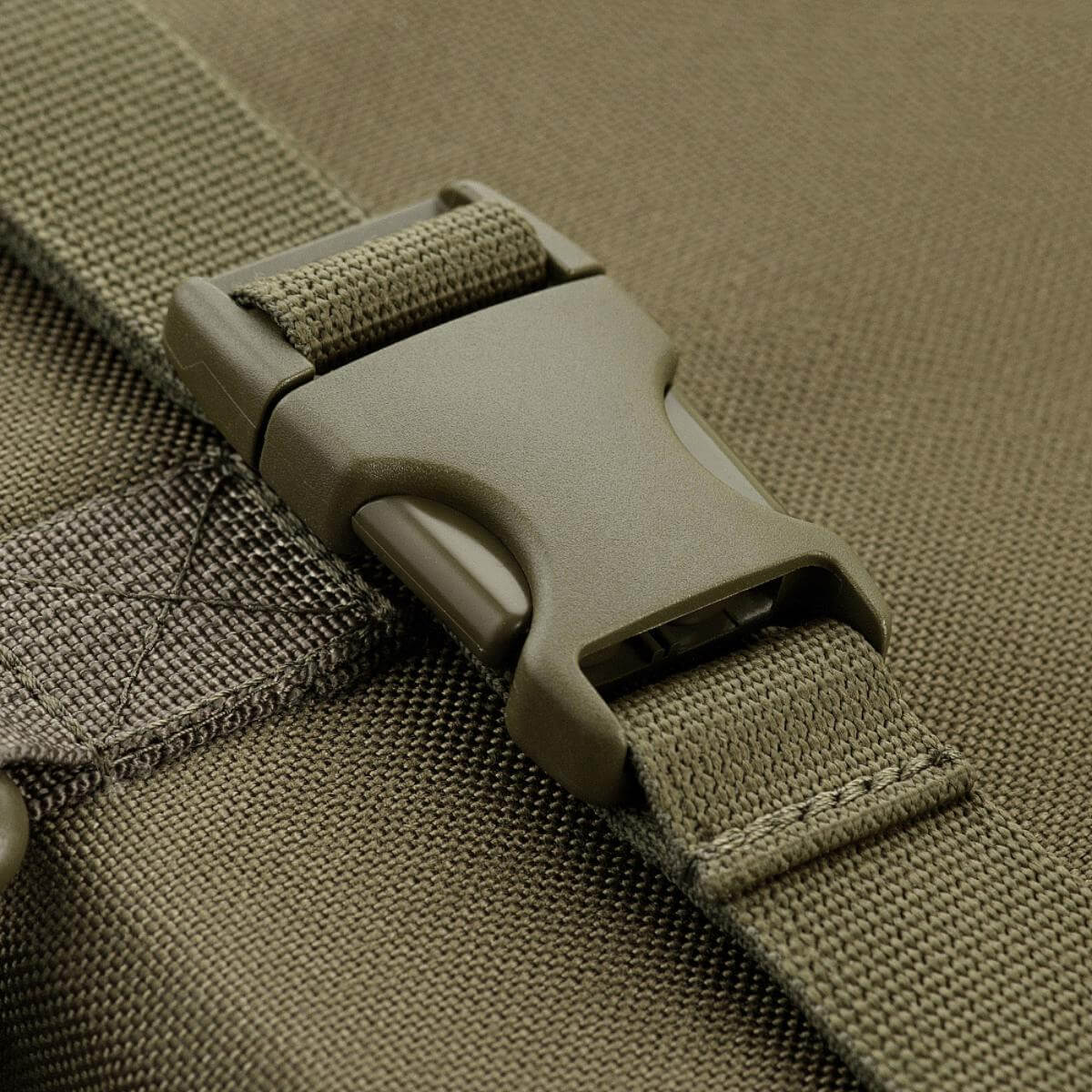 M-Tac Bundeswehr-makuualustan laukku vankalla soljella ja tiukoilla saumoilla, galleria-asento 1.