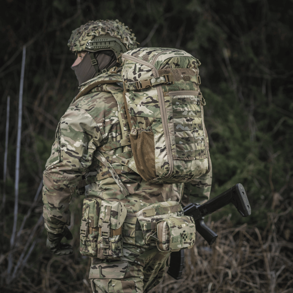 M-Tac reppu Gen. II Elite – Small, multicam ja NIJ-sertifiointi, täysavattava aukko ja joustavat verkkotaskut, galleria-asento 1.