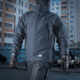 M-Tac Soft Shell -takki polyuretaanikalvolla ja fleece-vuorella suojaa tuulelta ja säältä, kevyt ja eristävä malli.