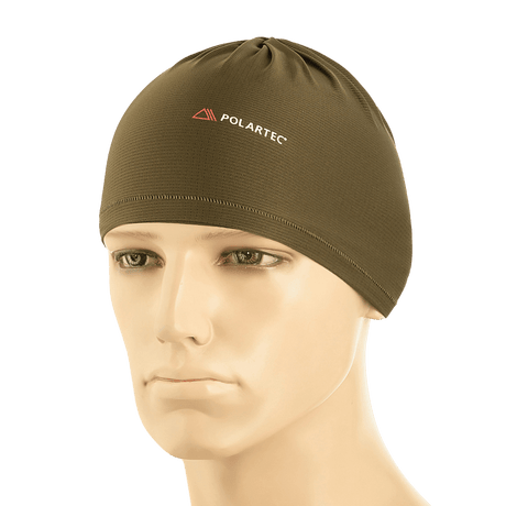 Polartec-merkitty pipo esillä mallinuken päässä oliivinvärisenä