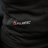M-Tac Tube Scarf Polartec Power Grid, musta kauluri Polartec-logolla, ihanteellinen lämmöneristykseen ja suojaukseen kylmää vastaan.