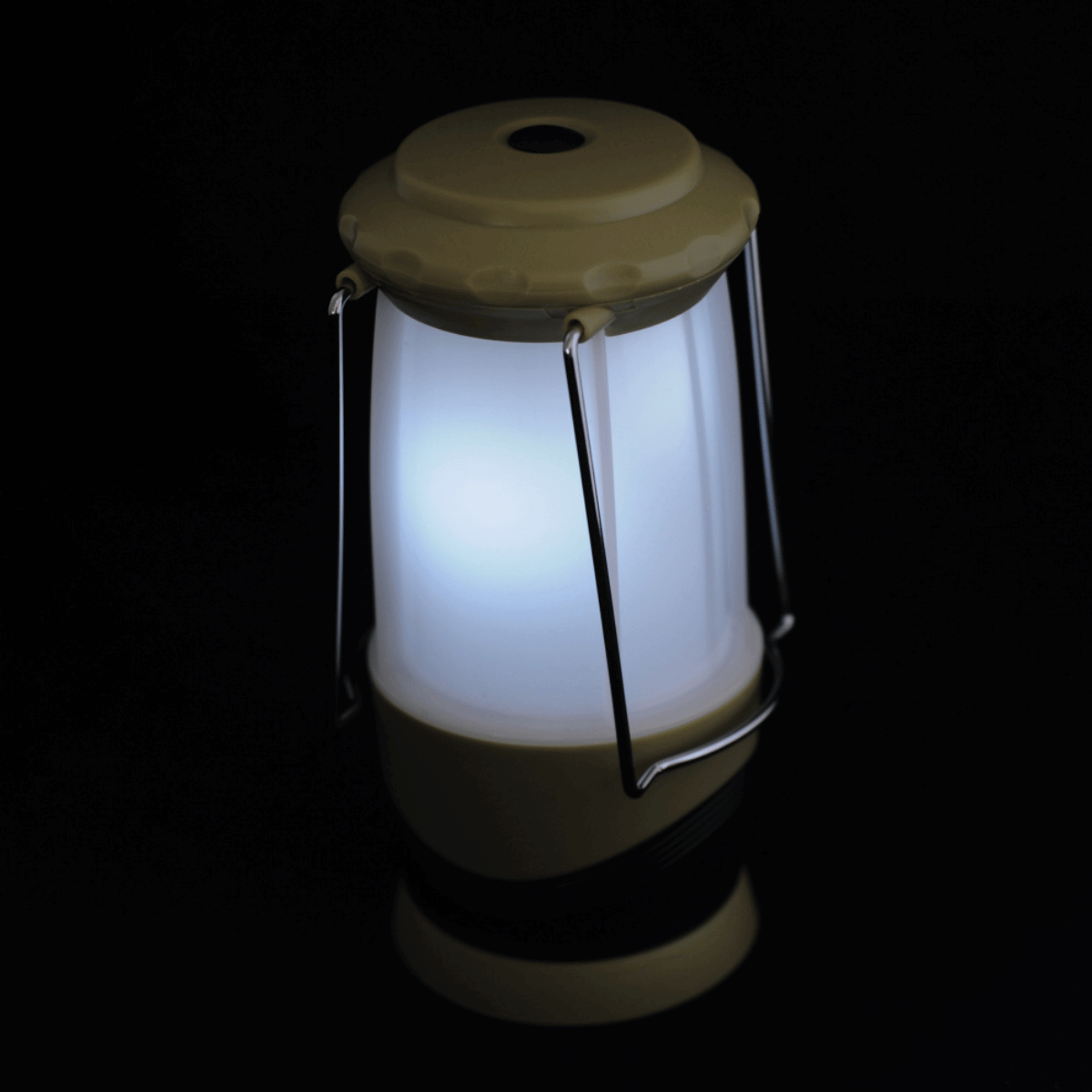 M-Tac ulkovalaisin mattapintainen – klassinen LED-valaistus pimeään, retrodesign ja maitovalkoinen valodiffuusori