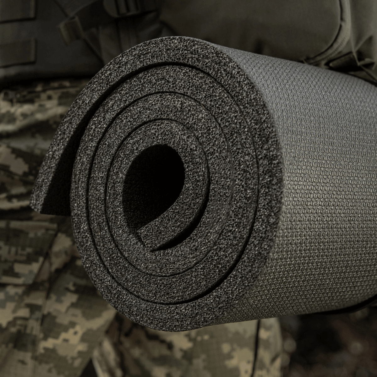 M-Tac Liggeunderlag 20 mm (60x180 cm) urheiluun ja ulkoiluun, kevyt, joustava ja eristävä alusta ulkokäyttöön.