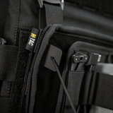 Lähikuva M-Tac Admin Pouch Large Elite Gen.II:stä Cordura 500D:stä AquaGuard-vetoketjulla ja Velcro-sisätaskulla lisätarvikkeille.