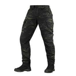 M-Tac Aggressor Elite Nyco Extreme housut Black Multicam®-kuosissa, suunniteltu taktiseen käyttöön ja ulkoiluun.