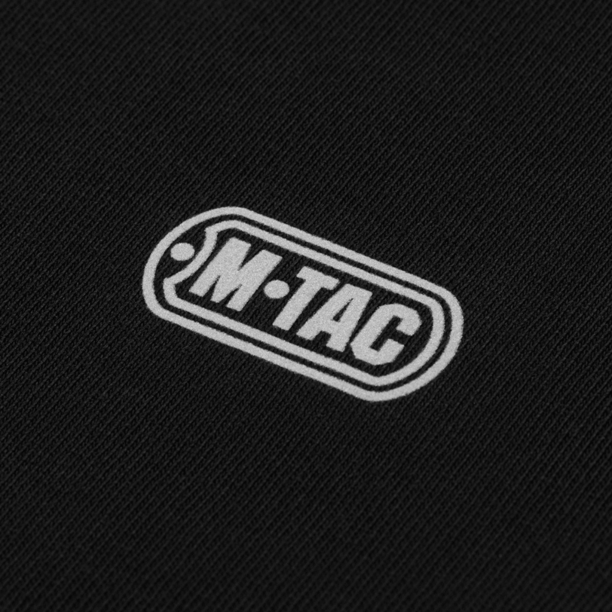 M-Tac Cotton HARD T-paita heijastavalla logolla rinnassa, oversize-leikkaus ja mukava 100% puuvillamateriaali arjen käyttöön.