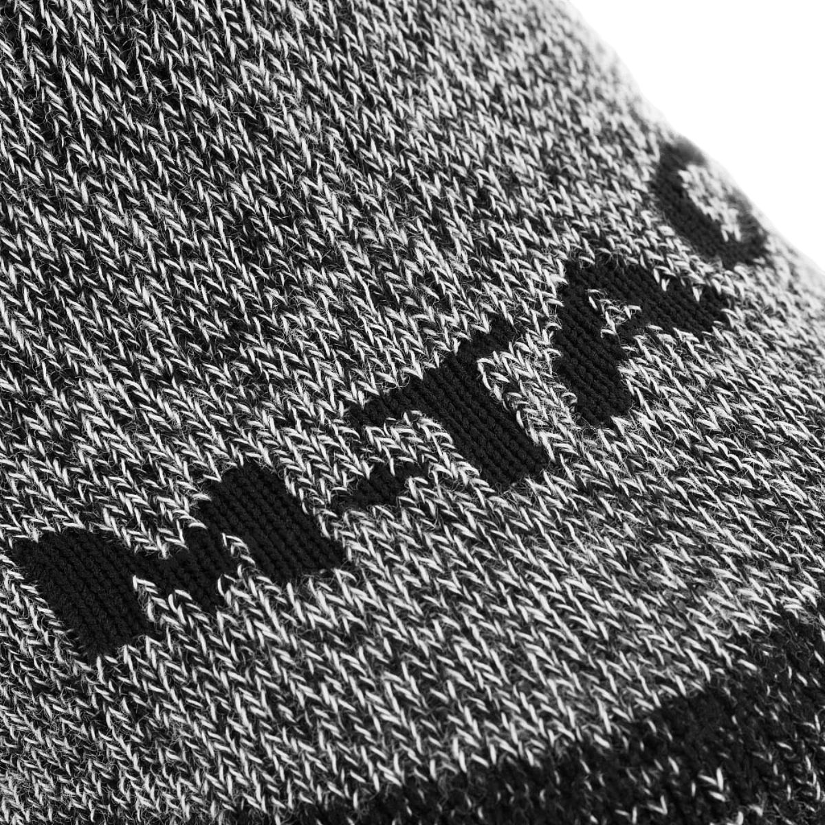 M-Tac Coolmax 40% -sukat harmaana Coolmax®-teknologialla ulkoaktiviteetteihin, tarjoavat erinomaisen mukavuuden ja kestävyyden.