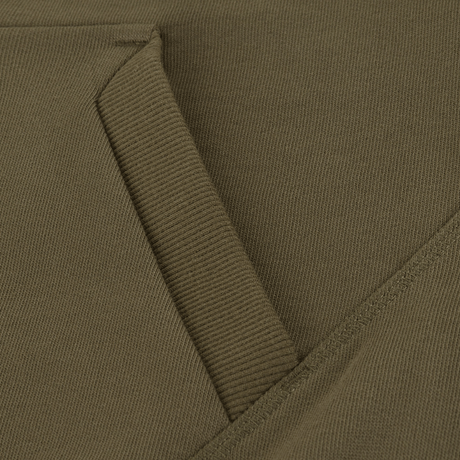 Lähikuva M-Tac Cotton Raglan Hard Hoodien kengurutaskusta oliivinvärisenä, 100% puuvillaa.