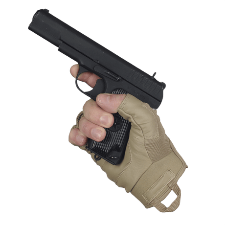 M-Tac sormiottomat hanskat Assault Tactical Mk.4 näyttävät pistoolinotteen parannetun hallinnan ja turvallisuuden.