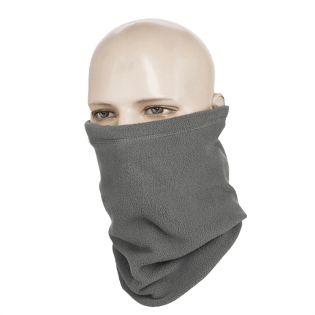 M-Tac Fleece Neck Gaiter med Snor, harmaa kauluri mannekiinilla, monikäyttöinen fleece, säädettävä nyörillä, 47 x 25 cm.