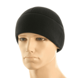 Musta M-Tac Fleece Polartec Watch Cap mannekiinilla, sopii kylmiin olosuhteisiin, valmistettu kestävästä Polartec® 200 Series -fleecestä.