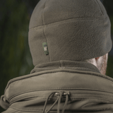 M-Tac Fleece Polartec Watch Cap takaa, valmistettu kestävästä Polartec 200 Series -fleecestä, sopii kylmiin sääolosuhteisiin ja ulkoiluun.