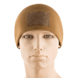 M-Tac Fleece Tactical Watch Cap Beanie m. Patch Panel ruskeana mallin päässä, ihanteellinen taktiseen käyttöön ja ulkoiluun.