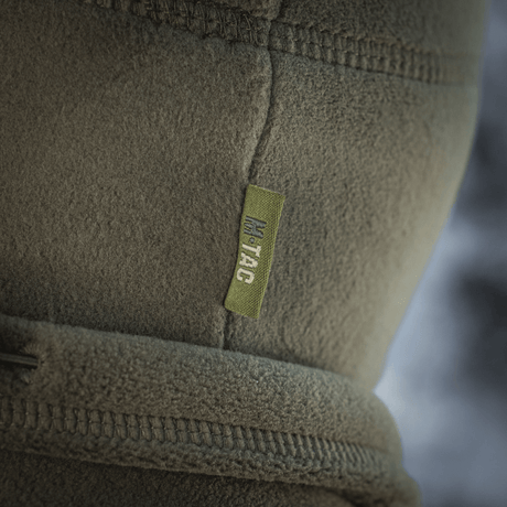 M-Tac Fleece Watch Cap Light Polartec oliivinvärinen, näkyvä merkki, valmistettu Polartec Micro Series -fleecestä talvikäyttöön.