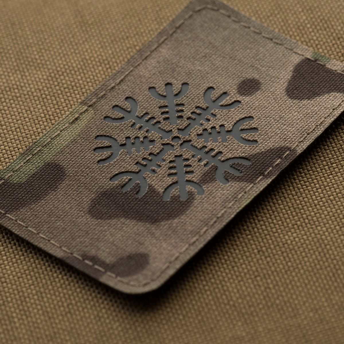 M-Tac Patch Helm of Horror Vaakasuuntainen Laser Cut – ægishjálmur Cordura 500D:ssä, sopii univormuun tai taktiseen varustukseen, kiinnitys Velcro.