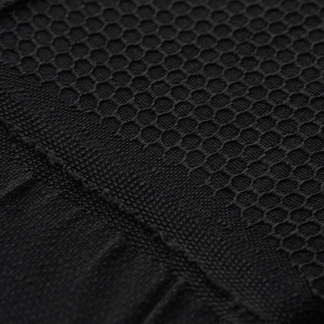 M-Tac Hexagon Sports Underbukser lähikuva, yksityiskohtainen tekstuuri ja muotoilu mustassa materiaalissa.