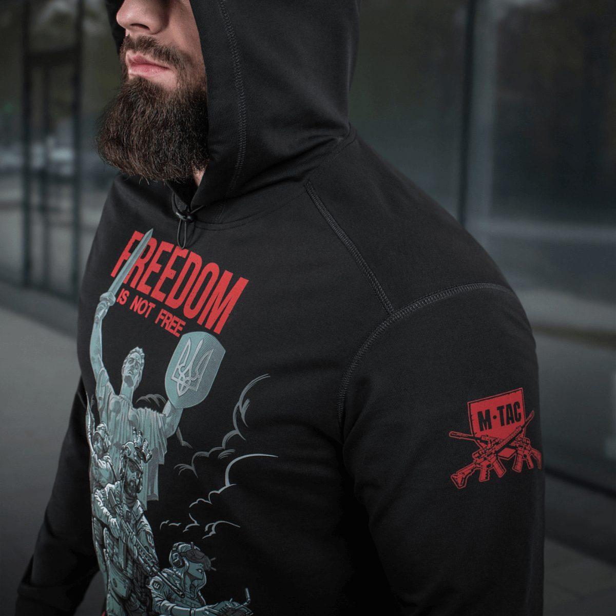 M-Tac Hoodie Freedom sotilasaiheisella designilla ja premium MagnaColours® -printillä, sopii arkeen ja ulkoiluun.