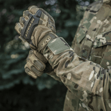 M-Tac-takki Sturm Gen.II NYCO Extreme Multicam NIR-teknologialla taktiseen käyttöön, lähikuva hihasta ja käsineyksityiskohdista.