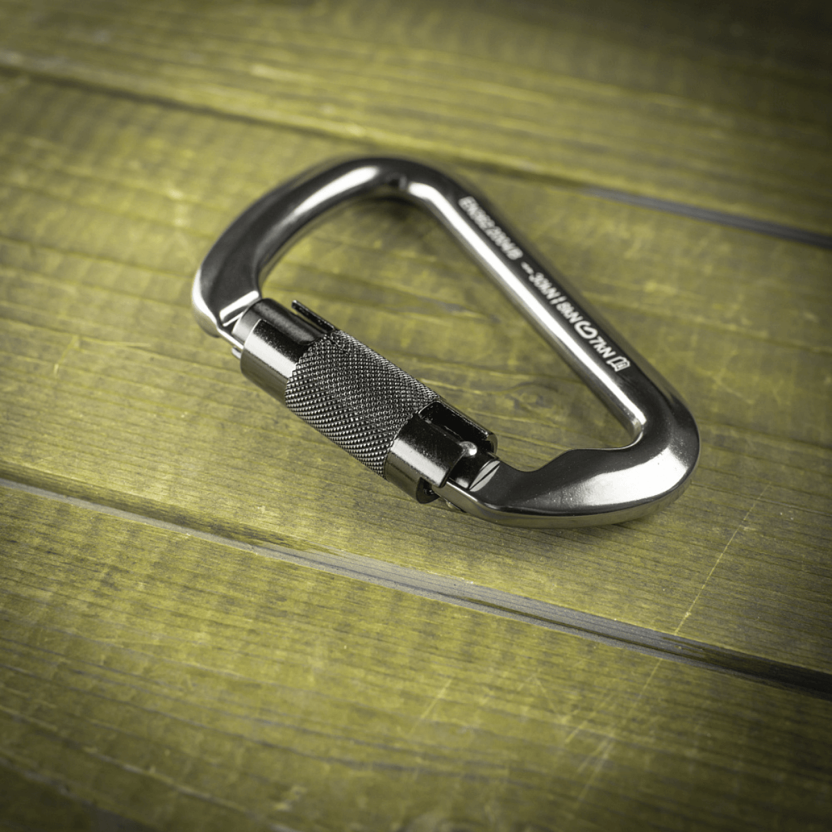 M-Tac Key-Lock karabiini alumiinia, ergonominen muotoilu kiipeilyyn ja turvallisuuteen automaattisella lukolla, pituus 110 mm, kuormitus 30 kN.