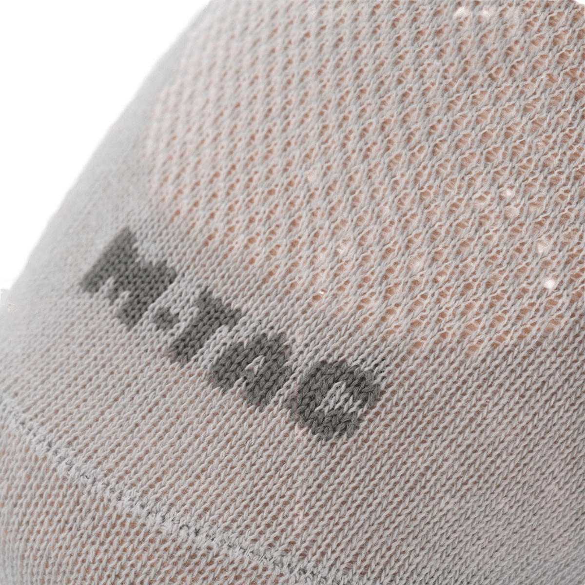 M-Tac Let Sportsokker juoksuun ja ulkoiluun, hengittävät ja mukavat ergonomisilla painepisteillä, lähikuva kankaasta.