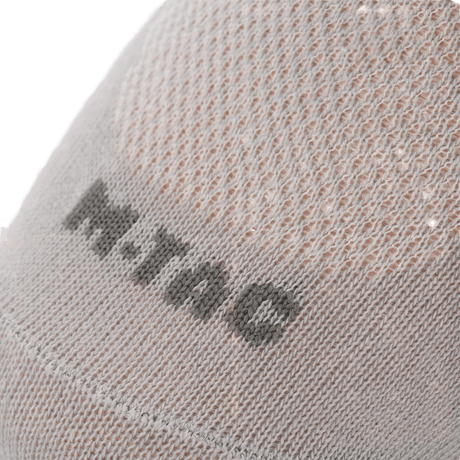 M-Tac Let Sportsokker juoksuun ja ulkoiluun, hengittävät ja mukavat ergonomisilla painepisteillä, lähikuva kankaasta.