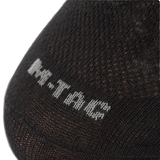 Musta M-Tac Let Sportsokker juoksuun ja ulkoiluun, ergonomisella muotoilulla ja hengittävällä materiaalilla.