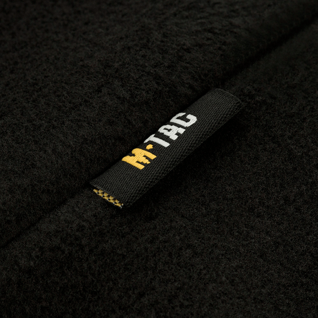M-Tac Fleece Polartec Watch Cap musta Polartec® 200 Series -fleecestä M-Tac-logolla, sopii ulkoiluun kylmässä säässä.