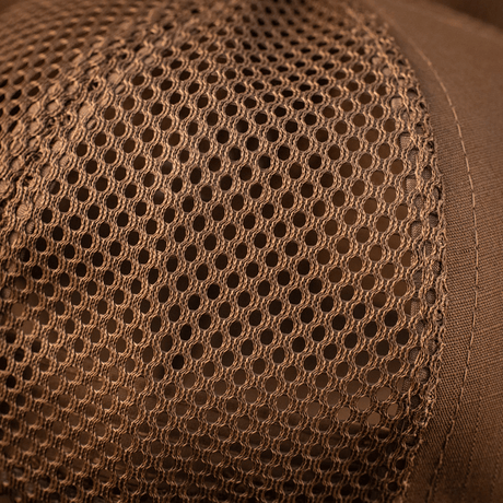 Lähikuva M-Tac Mesh Flex Ripstop Baseball Capista näyttää mesh-paneelit, jotka antavat optimaalisen ilmanvaihdon.