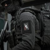 M-Tac Patch Bad Boy (Broderi) univormussa, kirjailtu Cordura 500D:hen ace of spades ja jäniksen kallomotiivi, symboloi rohkeutta ja huumoria.