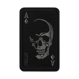 M-Tac Patch Face of War (kirjonta) pääkallokuvio kirjottuna mustalle Ace of Spades -taustalle, Vietnam-sotaa inspiroiva, kiinnittyy Velcrolla.