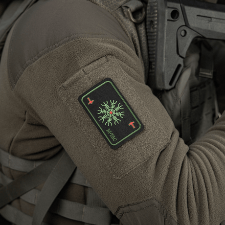 M-Tac Patch Kort Helm of Horror (brodeerattu) takissa, viikinkiaikainen symboli voimasta, valmistettu Cordura 500D:stä, kiinnitetään Velcrolla, 8x5 cm.