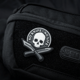 M-Tac Patch No Knife – No Life 3D PVC taktinen moraalimerkki veitsi- ja kallokuvio mustassa laukussa Velcro-kiinnityksellä