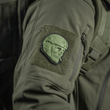 M-Tac Patch Operator 3D PVC taktisessa takissa, realistinen muotoilu, Velcro-kiinnitys, sopii vaatteisiin, reppuihin tai varusteisiin, koko 6x7 cm.