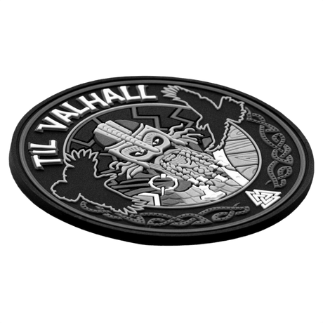 M-Tac Patch Til Valhall PVC, 3D-efekti, musta yksityiskohtaisella kuvioinnilla, kunnioittaa norjalaisia sotilaita ja TIL VALHALL -rituaalia, helppo kiinnitys Velcrolla, 80 mm.