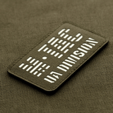 M-Tac Patch UA Division Laser Cut pimeässä hohtavalla materiaalilla, kiinnitetty Velcrolla Cordura 500D -pintaan. Koko: 80x50 mm.