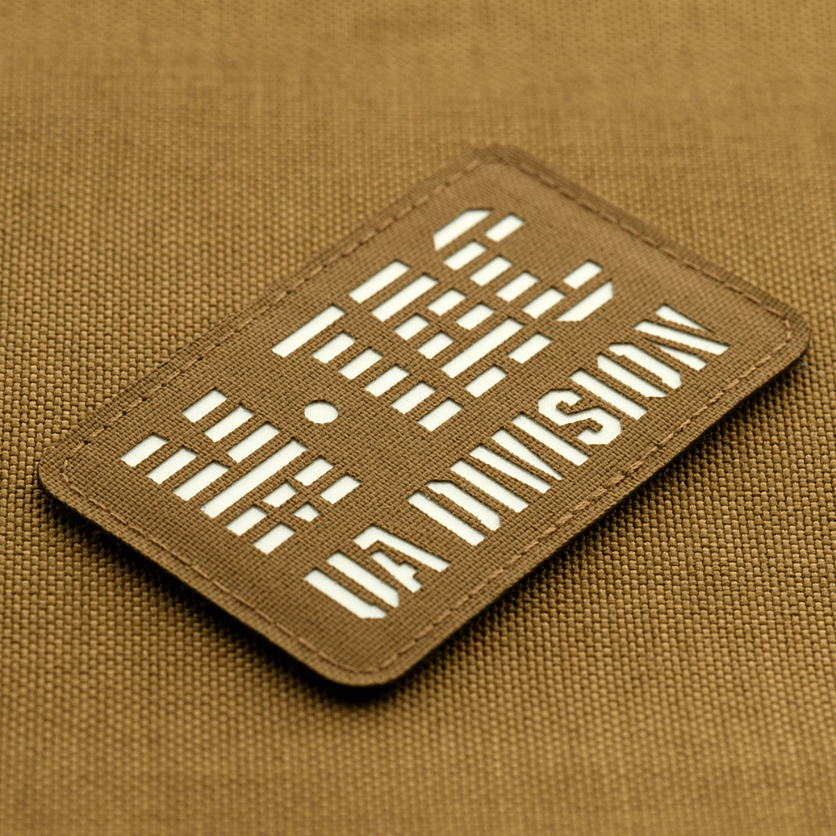 M-Tac Patch UA Division Laser Cut Cordura 500D:stä Velcro-kiinnityksellä, pimeässä hohtava, sopii taktiseen varustukseen, koko 80x50 mm, kestävä.