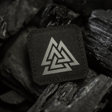 M-Tac Patch Valknut Laser Cut Odin symbol mustalla hiilipohjalla.