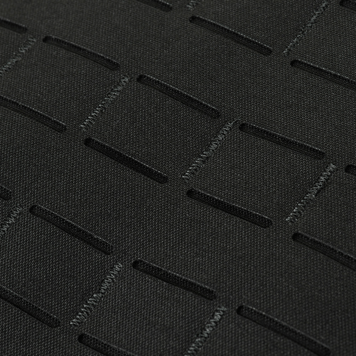 Lähikuva M-Tac Plate Carrier Cuirass FAST QRS XL Gen.II:n Cordura 500D -kankaasta.