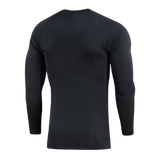 M-Tac Level I Polartec Thermal Shirt aluspaitana, anatominen istuvuus Power Dry® -materiaalissa, musta, nähtynä takaa.