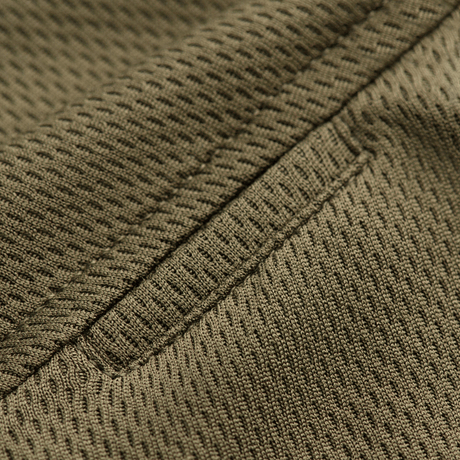 M-Tac Polo Elite Tactical Coolmax yksityiskohtia kosteutta siirtävästä Coolmax®-kankaasta, sopii poliisi- ja turvallisuusuniformuihin.