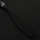 M-Tac Safety Cord Medium Kombineret suunniteltu turvallisuuteen, kiinnitykseen ja katoamisen ehkäisyyn MOLLE-järjestelmässä.