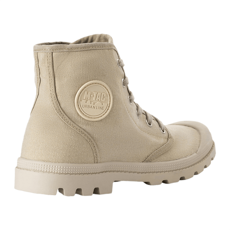 M-Tac Sneakers klassisella designilla, 6 metallista nauharenkasta ja tukeva kumipohja, sopivat ulkoiluun ja arkeen.